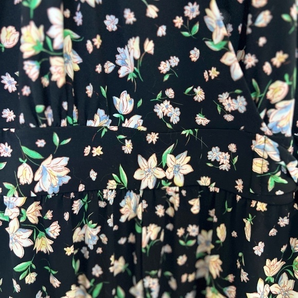 NWOT Kaileigh Rica Cropped Strappy Sleeveless Knit Floral Jumpsuit Size M - Picture 3 of 8